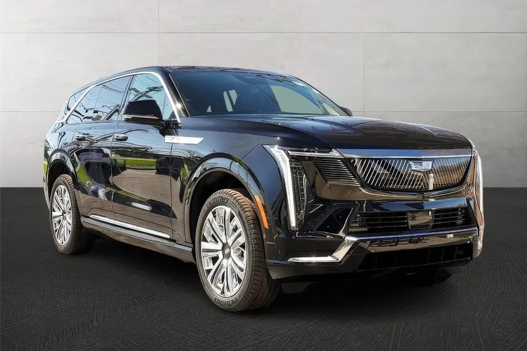 2025 Cadillac Escalade IQ Luxury photo 1