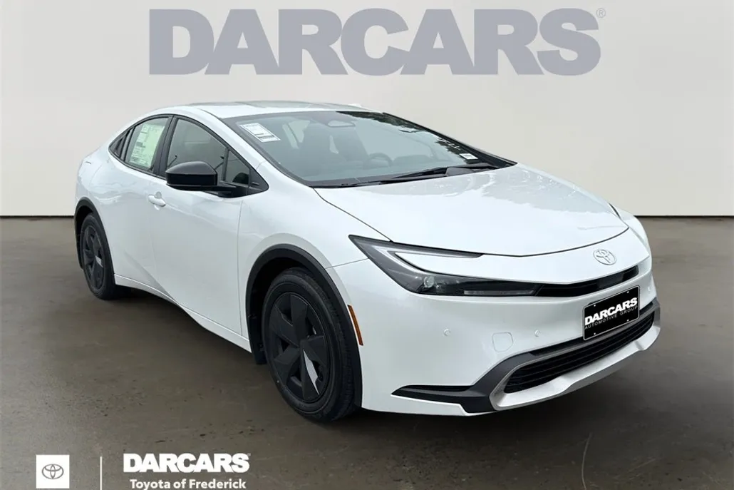 2026 Toyota Prius Plug-in SE photo 1
