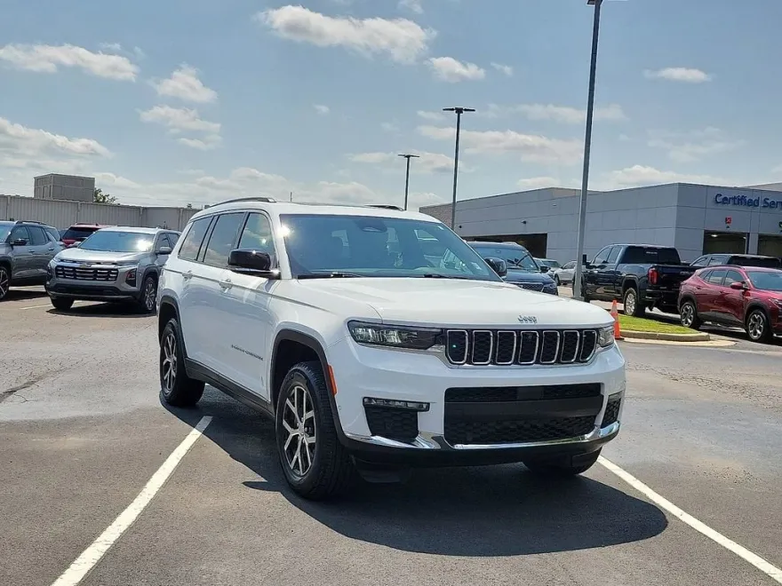 2024 Jeep Grand Cherokee Limited photo 1