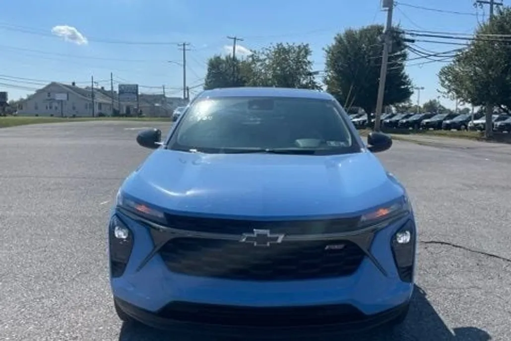 2024 Chevrolet Trax photo 1