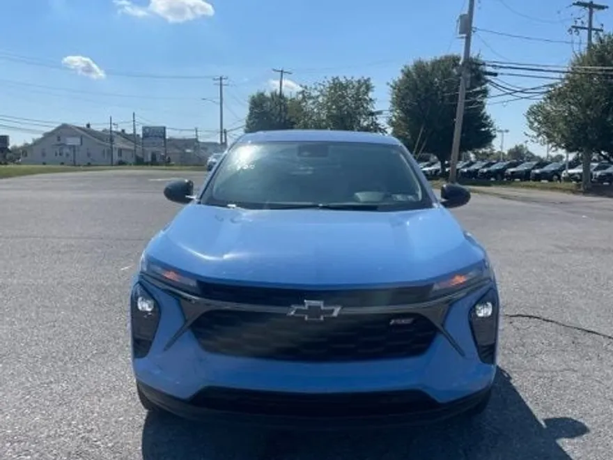 2024 Chevrolet Trax photo 1