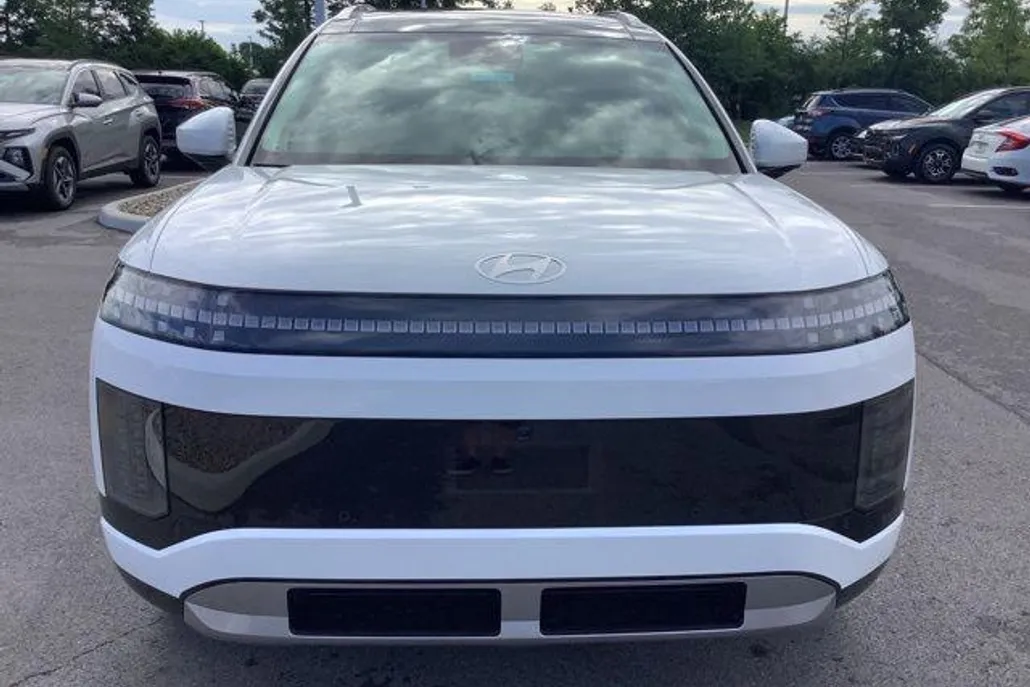 2026 Hyundai Ioniq Limited photo 1