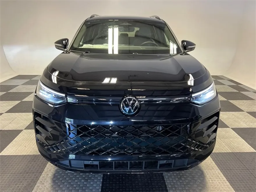 2025 Volkswagen Tiguan SE R-Line Black photo 1