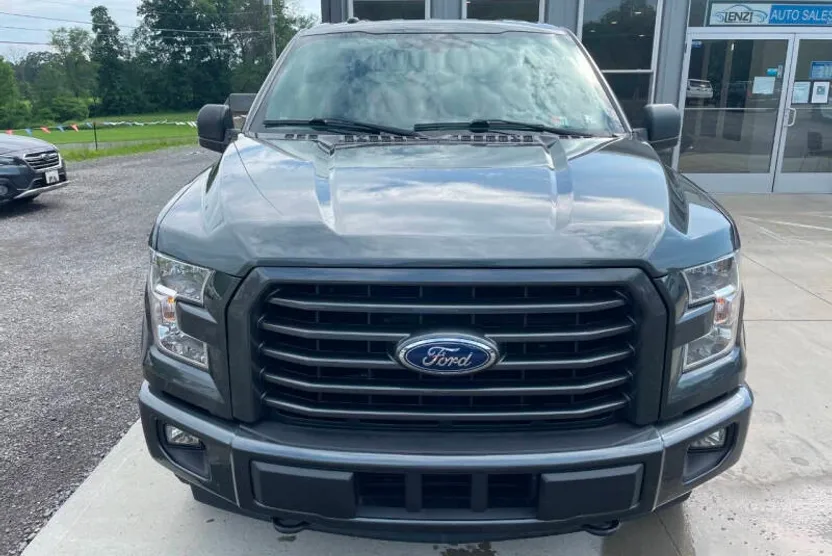 2017 Ford F-150 XLT photo 1
