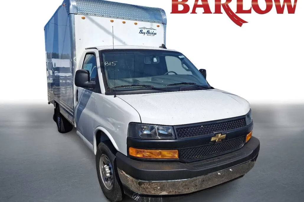 2025 Chevrolet Express Cutaway 3500 photo 1