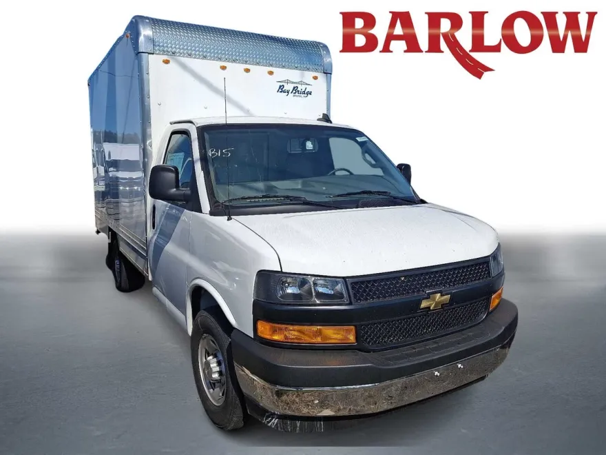 2025 Chevrolet Express Cutaway 3500 photo 1