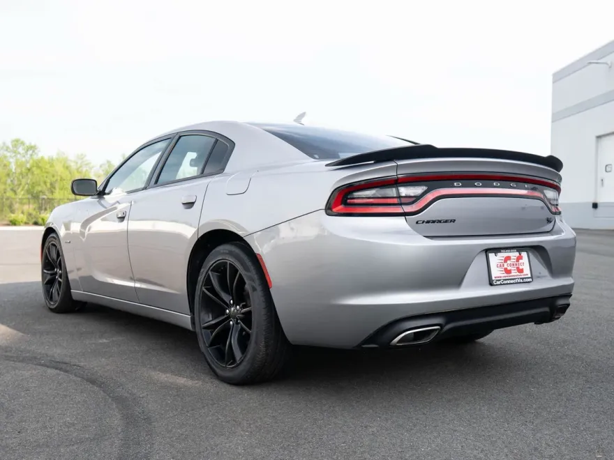 2016 Dodge Charger R/T photo 1