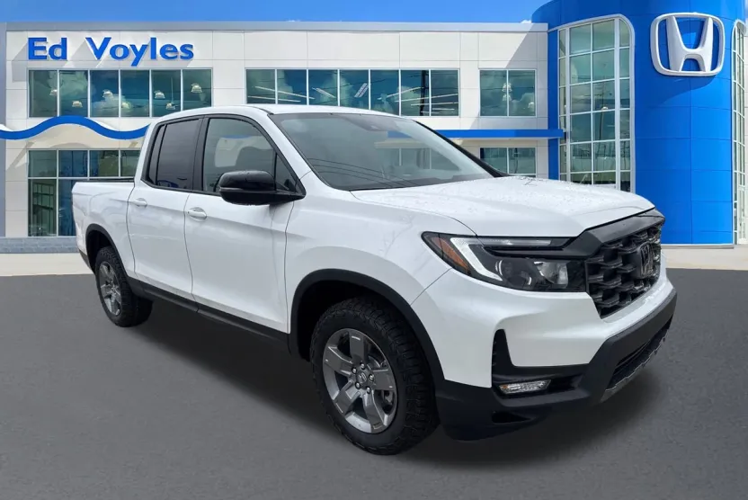 2025 Honda Ridgeline TrailSport photo 1