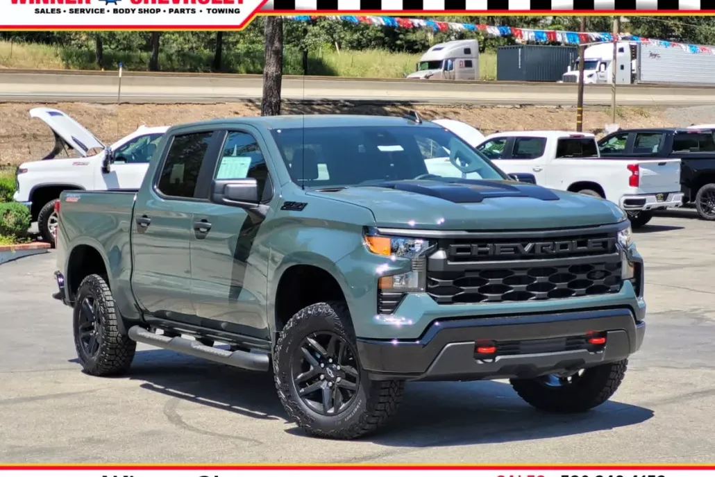 2025 Chevrolet Silverado 1500 Custom Trail Boss photo 1