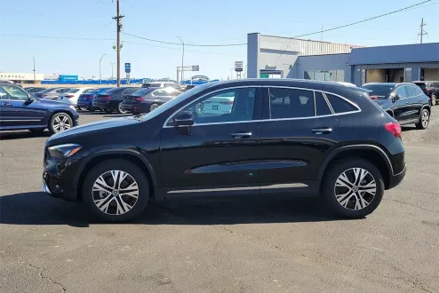 2025 Mercedes Benz GLA 250 photo 2