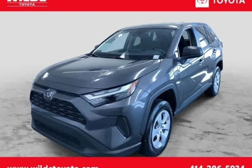 2024 Toyota RAV4 LE photo 1