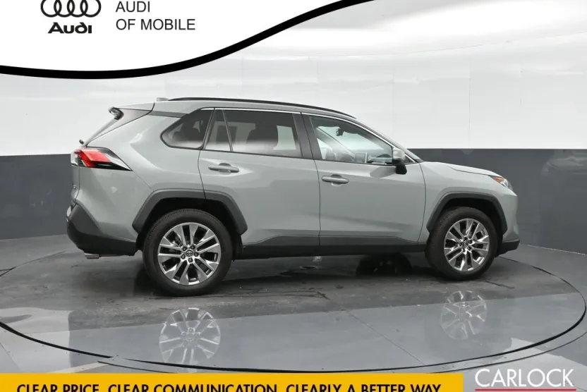 2019 Toyota RAV4 XLE Premium photo 1