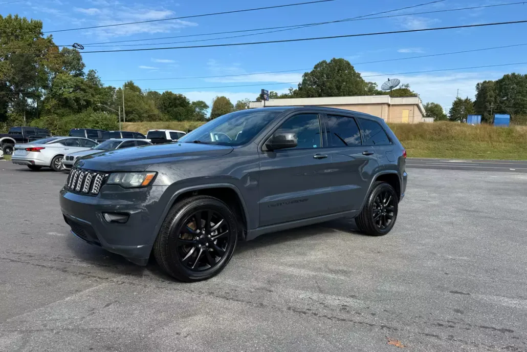 2018 Jeep Grand Cherokee Altitude photo 1