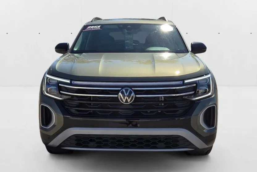 2024 Volkswagen Atlas Peak Edition SE Technology photo 1