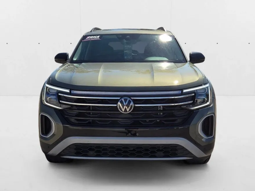 2024 Volkswagen Atlas Peak Edition SE Technology photo 1