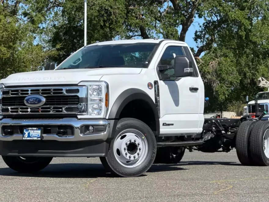 2025 Ford F-550 photo 1