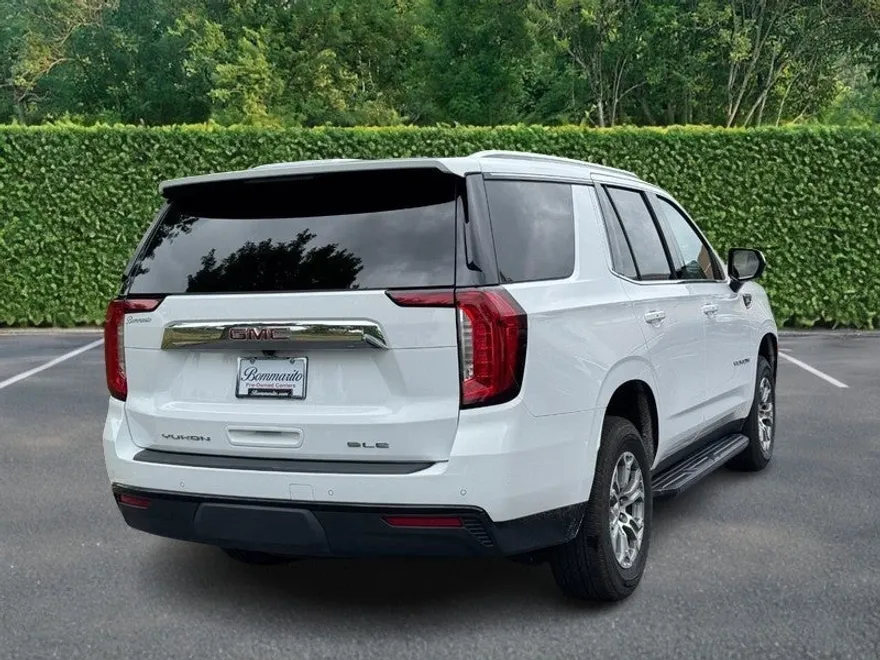 2022 Gmc Yukon SLE photo 1