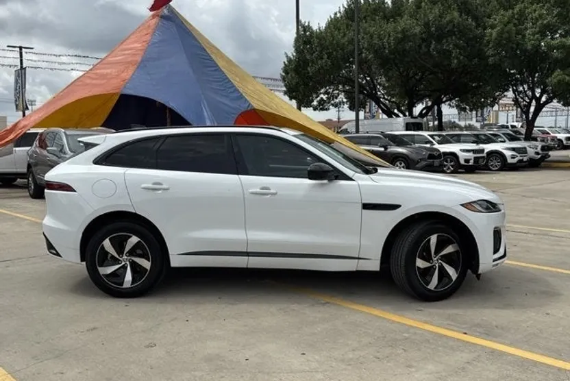 2024 Jaguar F-PACE P250 R-Dynamic S photo 1