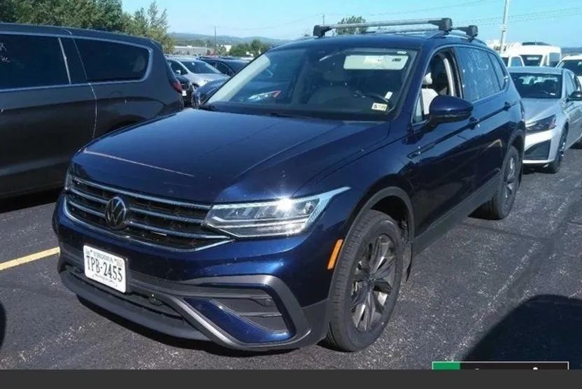 2023 Volkswagen Tiguan SE photo 1