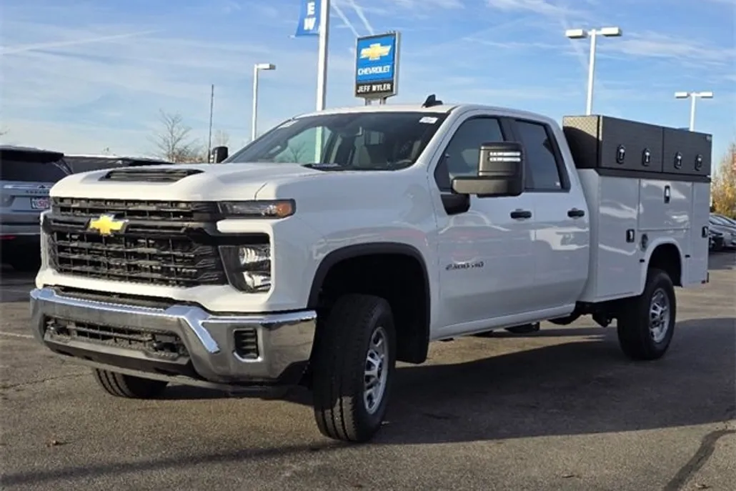 2025 Chevrolet Silverado 2500HD photo 1