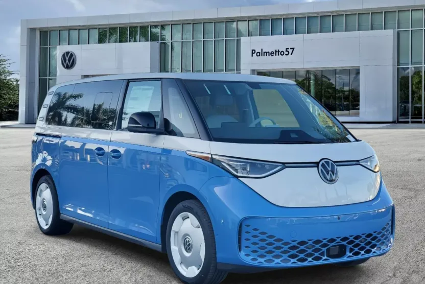 2025 Volkswagen ID. Buzz photo 1