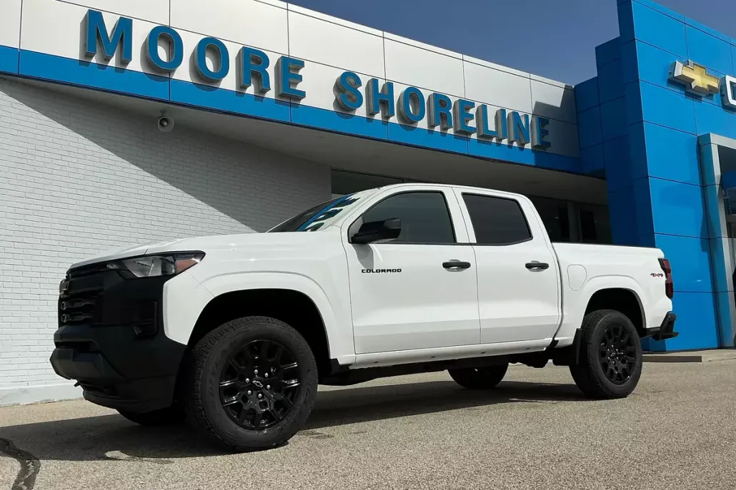 2025 Chevrolet Colorado LT photo 1