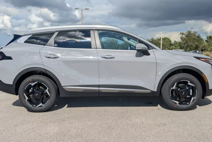 2026 Kia Sportage Hybrid EX photo 1