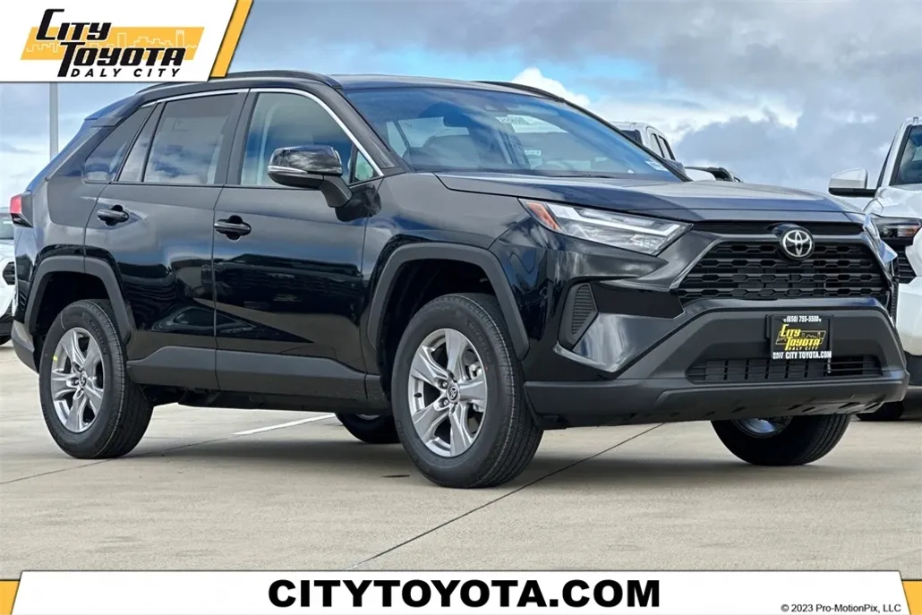 2025 Toyota RAV4 XLE photo 1