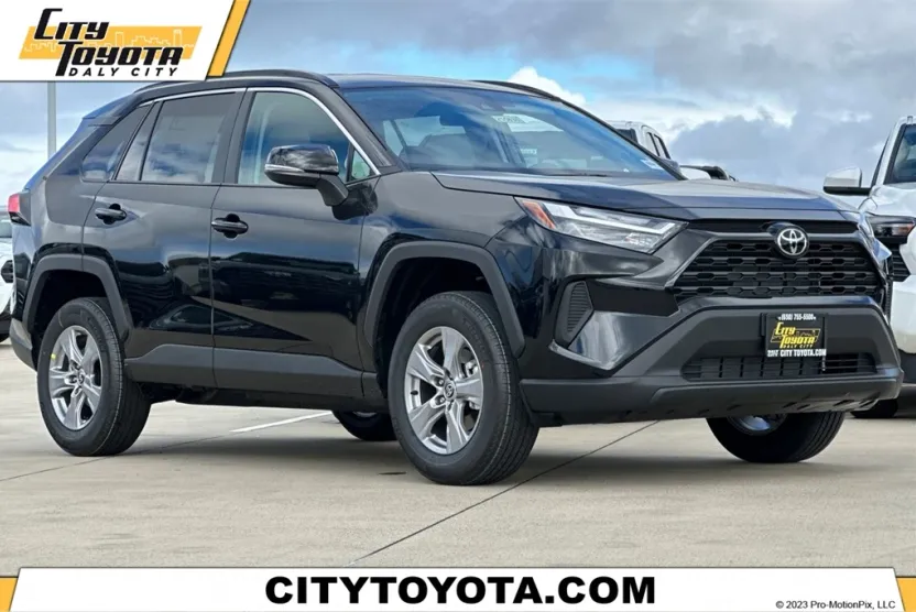 2025 Toyota RAV4 XLE photo 1
