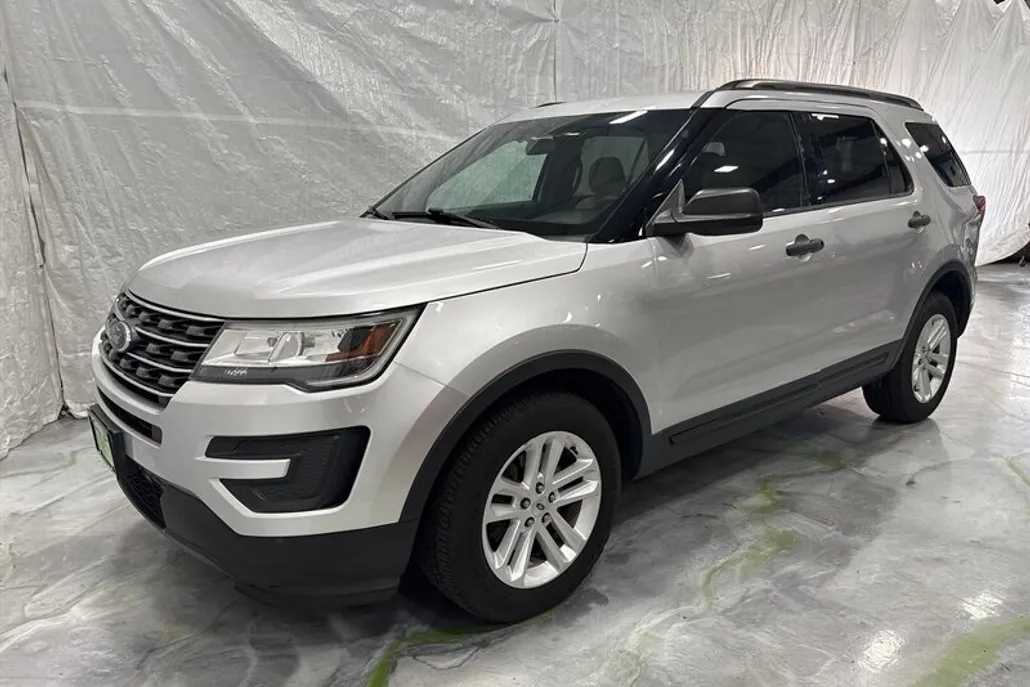 2016 Ford Explorer Base photo 1