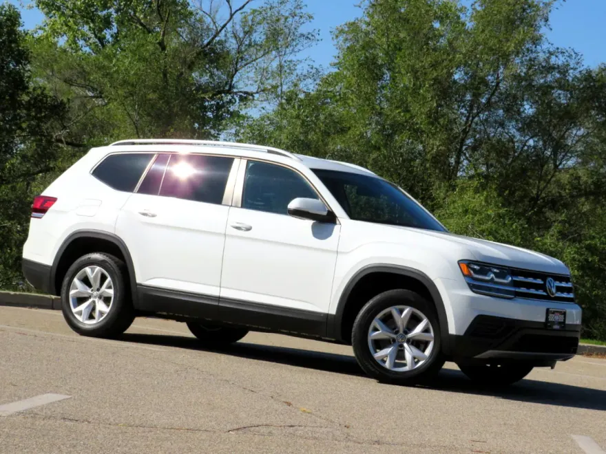 2019 Volkswagen Atlas V6 S photo 1