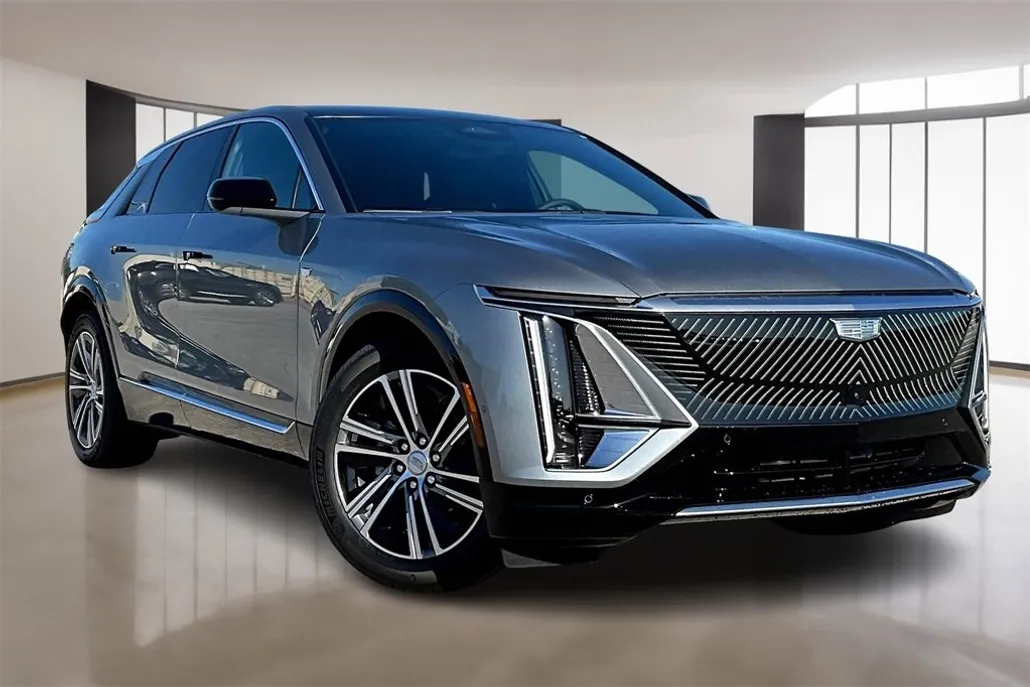 2025 Cadillac Lyriq Luxury photo 1