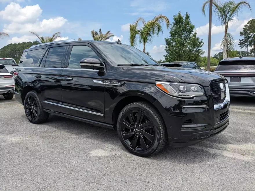 2024 Lincoln Navigator Reserve photo 1