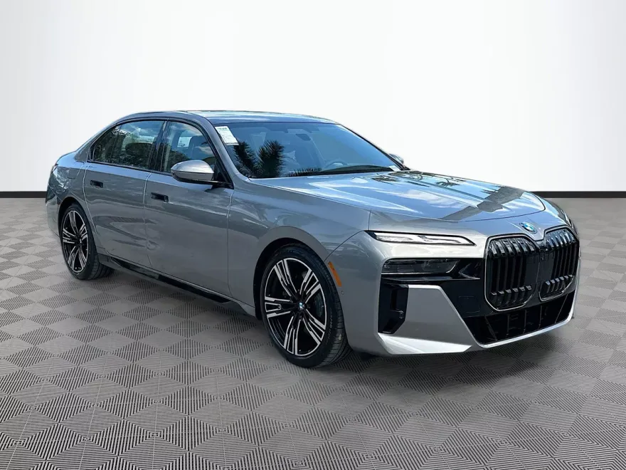 2025 Bmw 740i photo 1