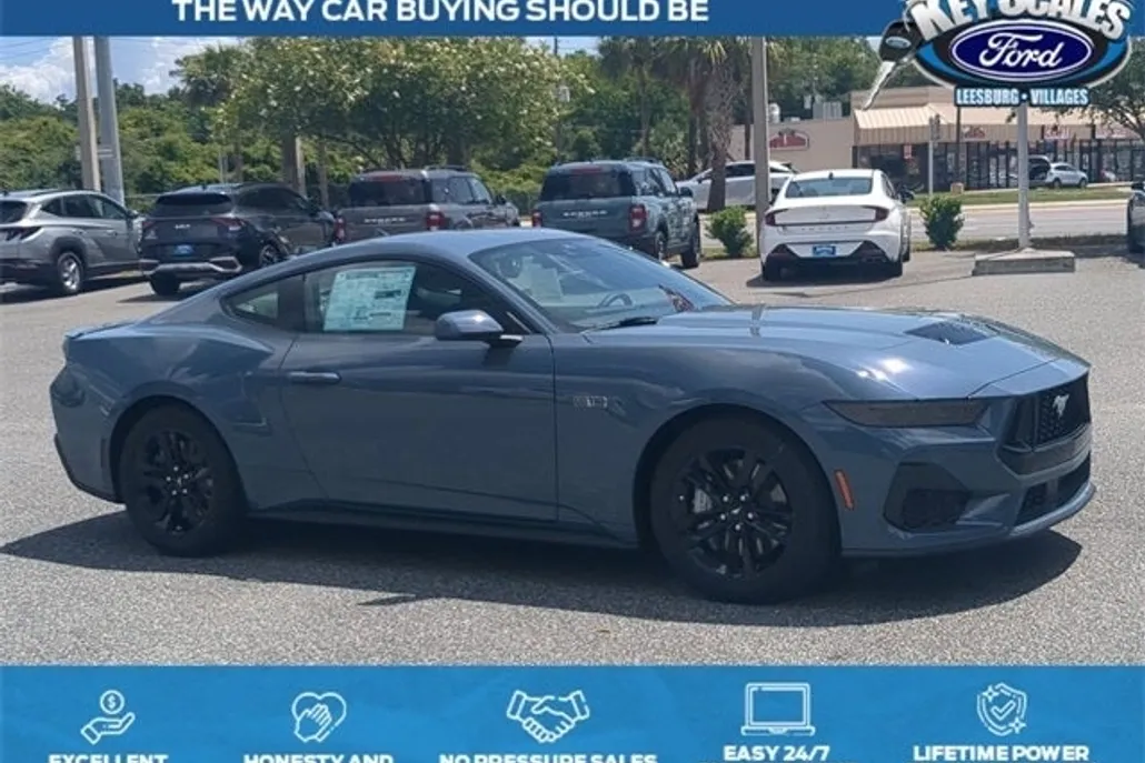 2025 Ford Mustang GT photo 1
