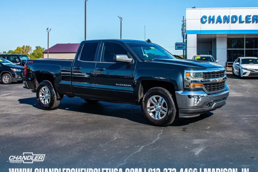 2019 Chevrolet Silverado LT photo 1