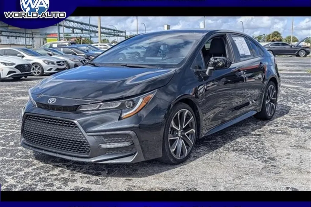 2022 Toyota Corolla SE photo 1