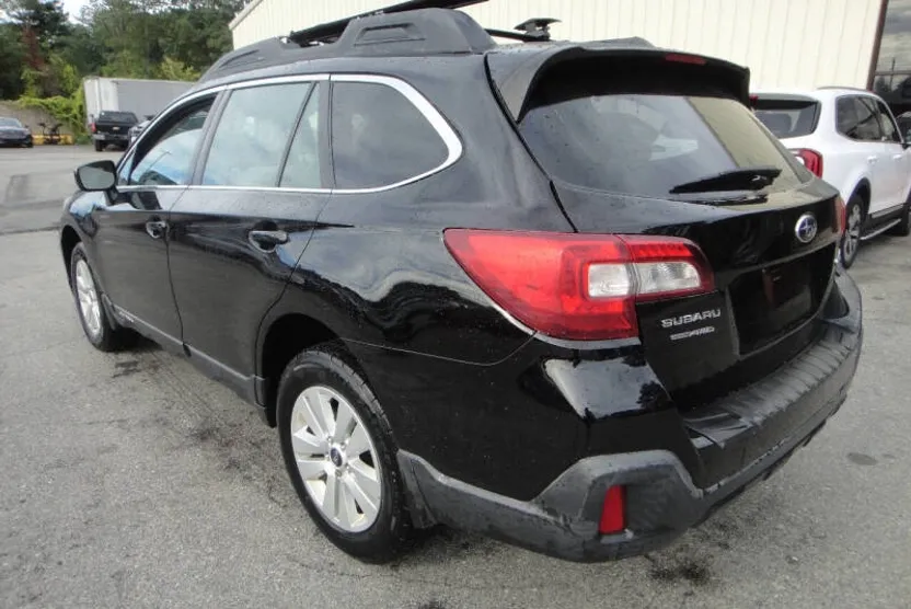 2019 Subaru Outback Base photo 1