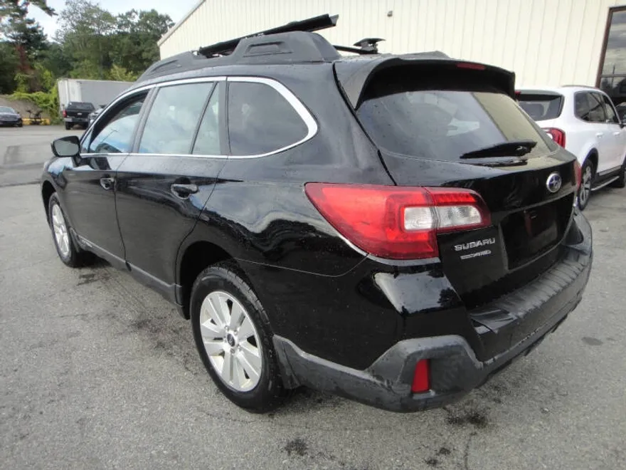 2019 Subaru Outback Base photo 1