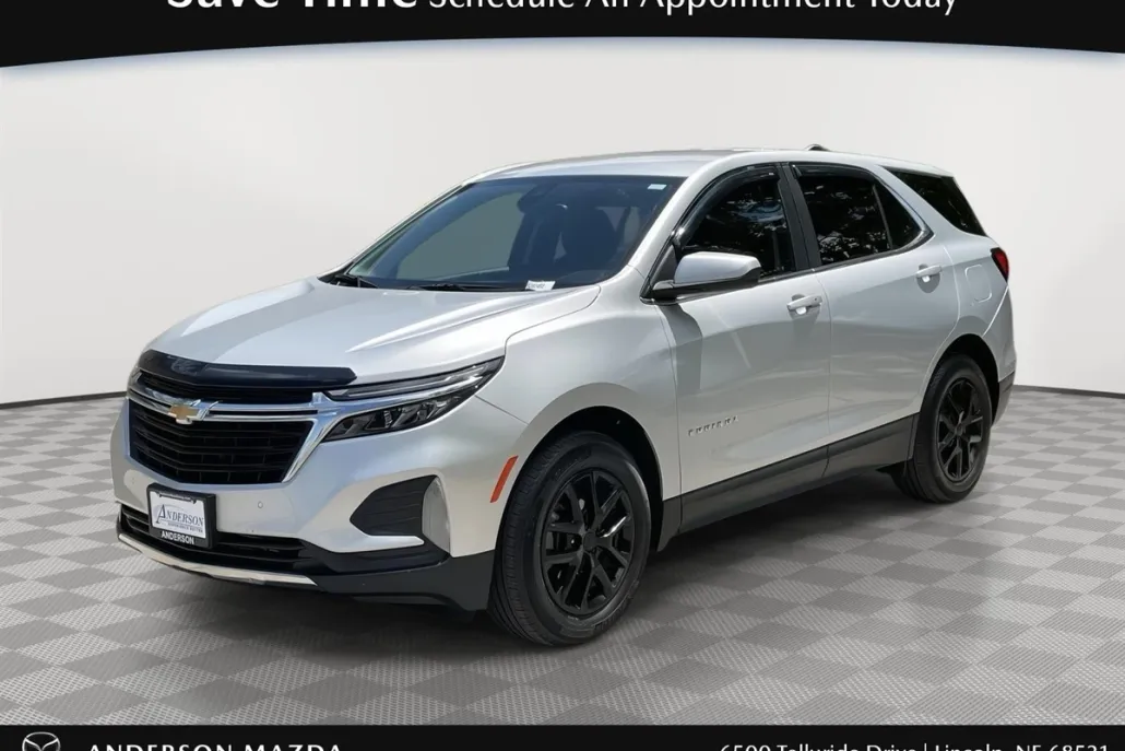 2022 Chevrolet Equinox LT photo 1