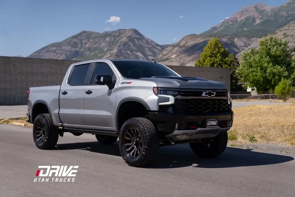 2024 Chevrolet Silverado 1500 ZR2 photo 1