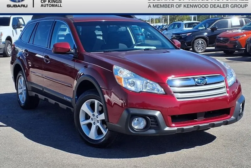 2014 Subaru Outback 2.5i Premium photo 1