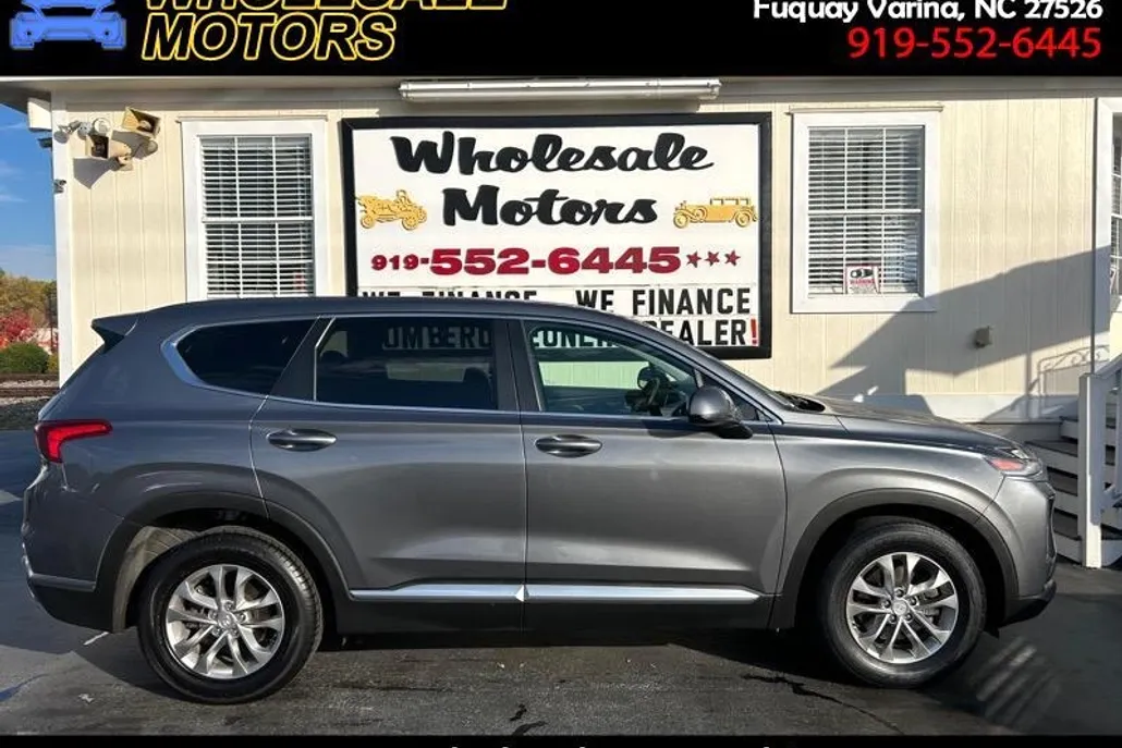2019 Hyundai Santa Fe SE photo 1