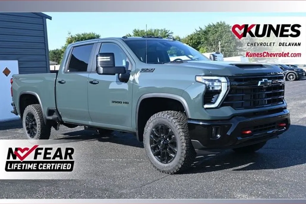 2026 Chevrolet Silverado 3500HD LT photo 1