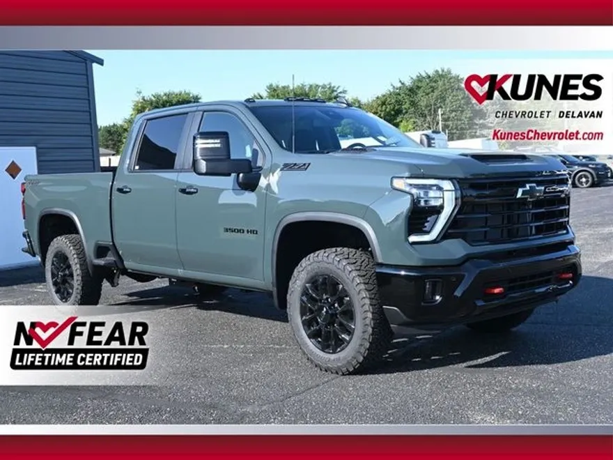 2026 Chevrolet Silverado 3500HD LT photo 1