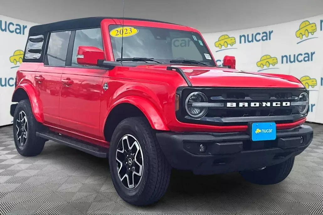 2023 Ford Bronco Outer Banks photo 1