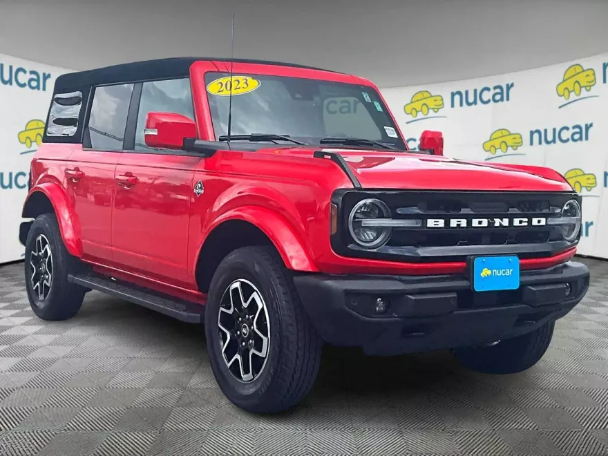 2023 Ford Bronco Outer Banks photo 1