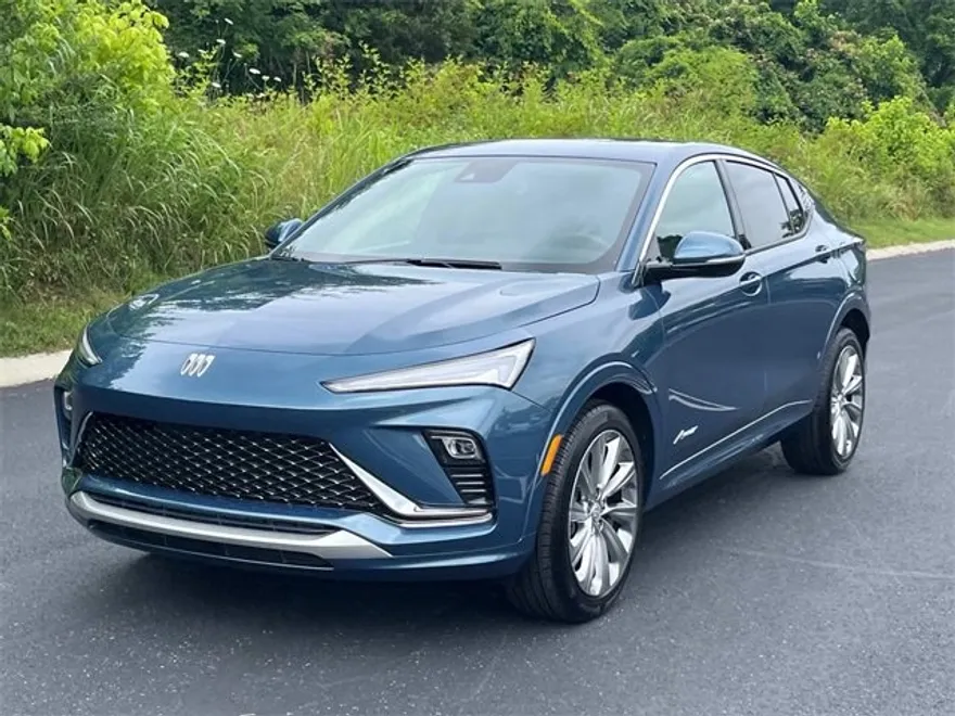 2024 Buick Envista Avenir photo 1