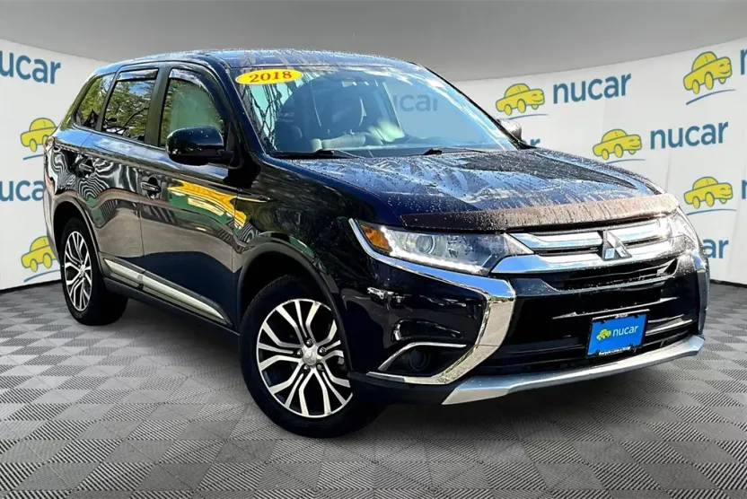 2018 Mitsubishi Outlander ES photo 1