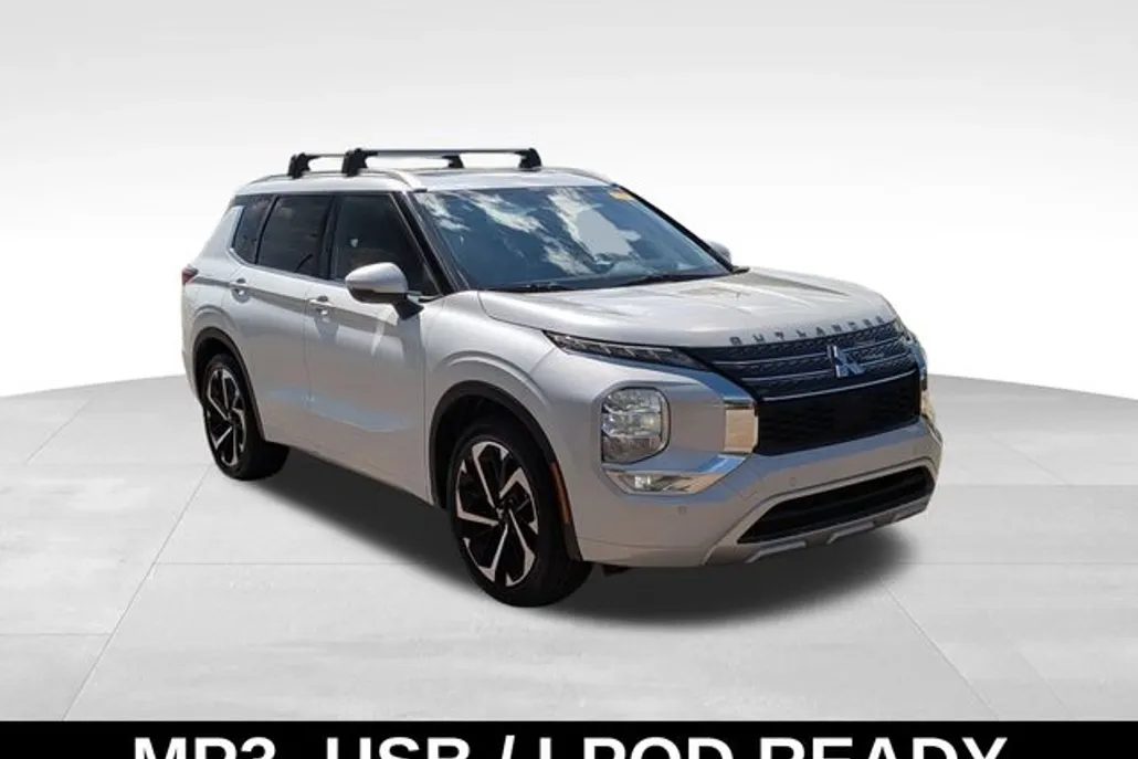 2022 Mitsubishi Outlander SEL photo 1